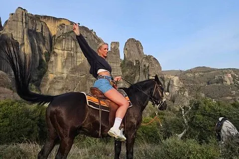 Excursion matinale à cheval aux Météores avec le monastère Ypapanti | voooya