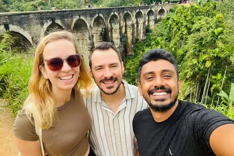 Viaje de Kandy a Ella en coche con viaje panorámico en tren desde Ambewela