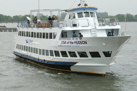 New York City 90 - Minute Cruise : Lady Liberty, Bridges and Skyline