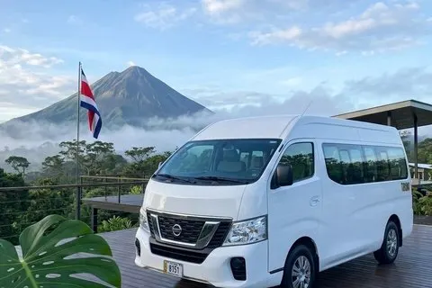 Traslado privado VIP desde el Aeropuerto San José (SJO) a La Fortuna Arenal