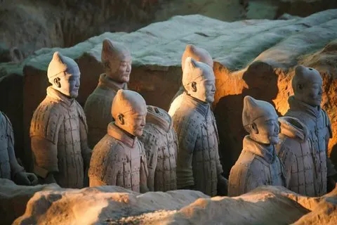 Excursion d'une journée en mini-groupe Xian à l'armée de terre cuite, au mur de la ville, à la pagode et au bazar musulman