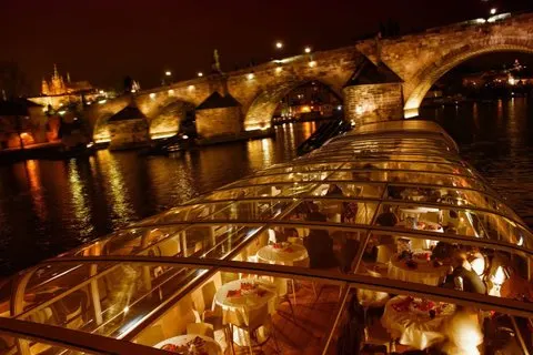 3 - Stunde Prag bei Nacht Abendessen Kreuzfahrt