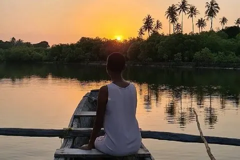 Canoeing Sundowner Tour on Kongo River