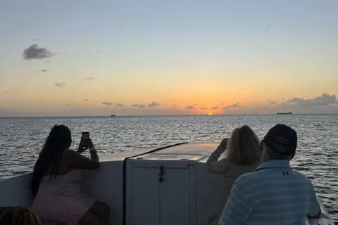 Experiencia de crucero al atardecer de lujo Lucian Sunset Vibes