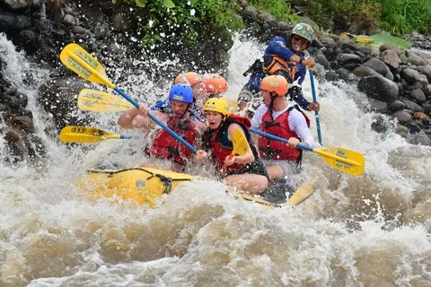 Klasse 3/4 wildwaterraften op de Upper Balsa River in Costa Rica