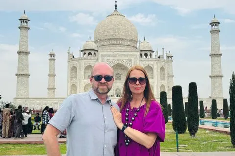Visite privée du Taj Mahal au lever du soleil depuis Delhi en voiture - Tout compris